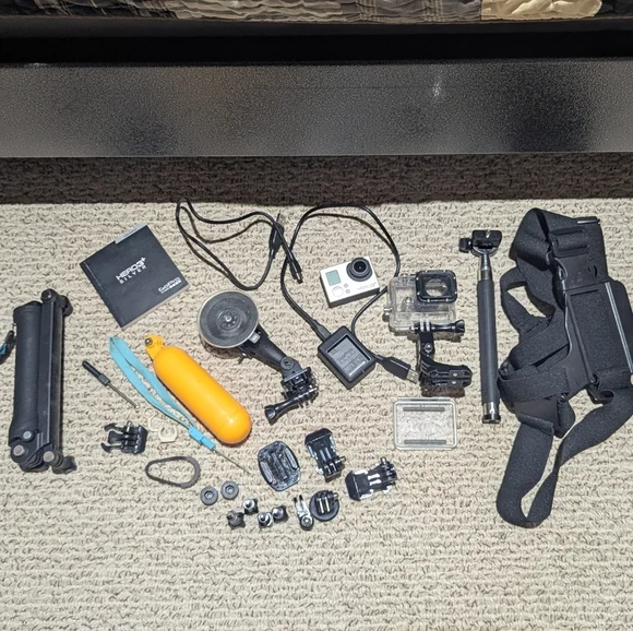 GoPro Hero 3+ Kit - Picture 2 of 8